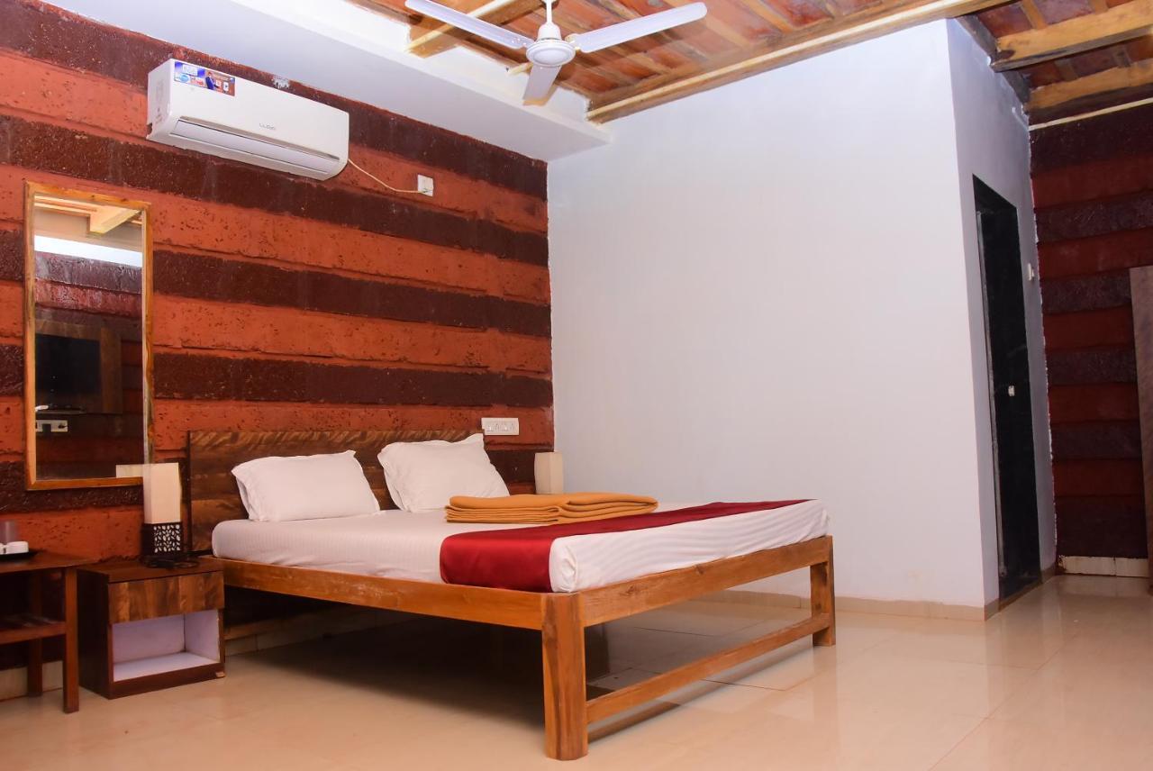 Salt Water Resort Dāpoli Exterior foto