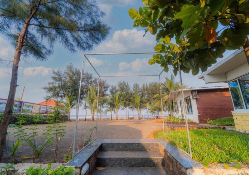 Salt Water Resort Dāpoli Exterior foto